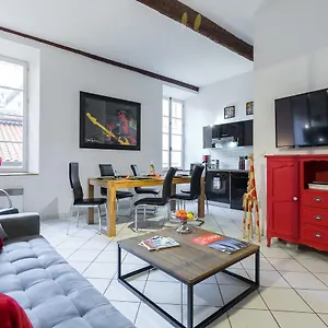  Apartment Ste Reparate F4 Moderne, Design, Place Rossetti, Heart Old Town