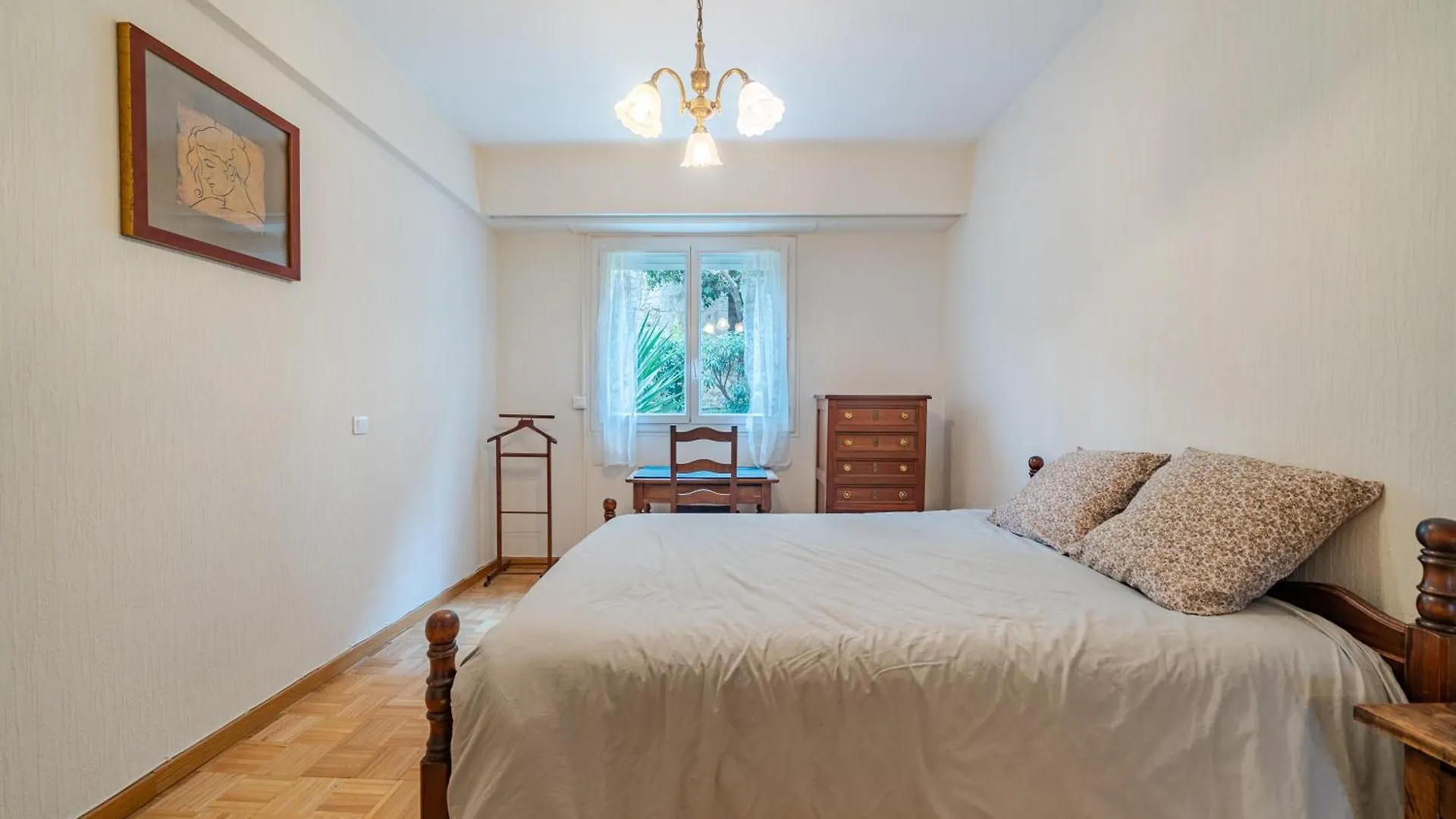 Grand 3 Pieces Calme - Nice - Garage Apartment